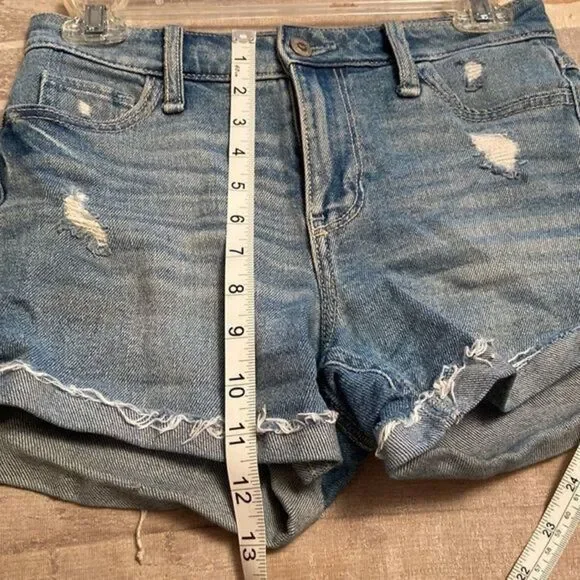 ⭐️HOLLISTER HIGH RISE MIDI SHORT - Picture 9 of 12